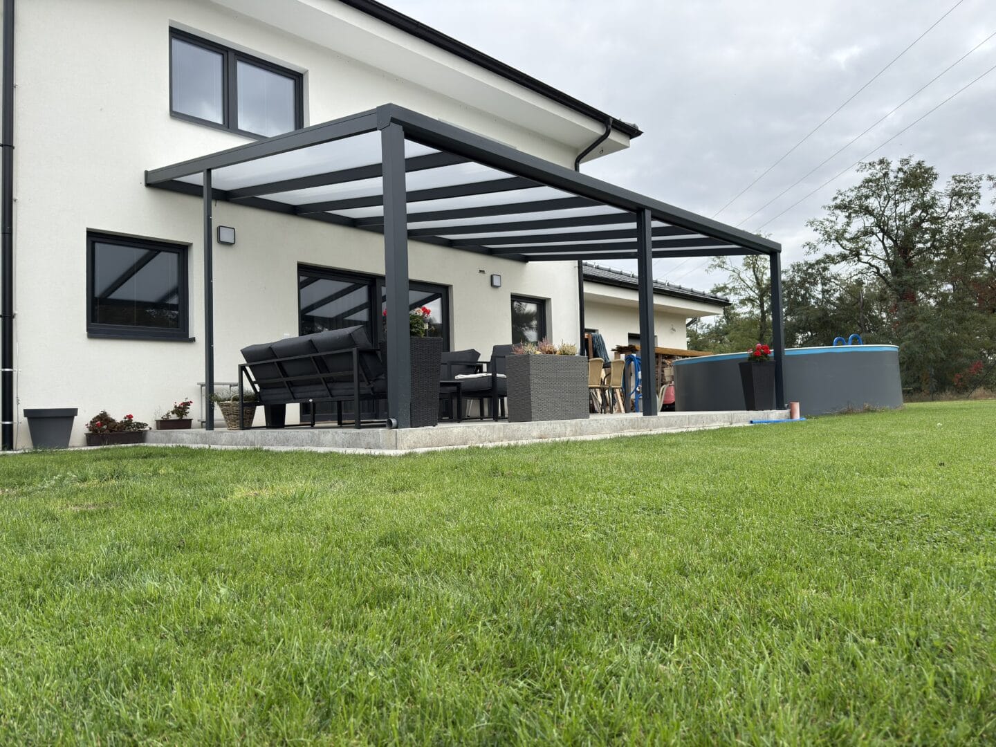 Pergola s polykarbonátem